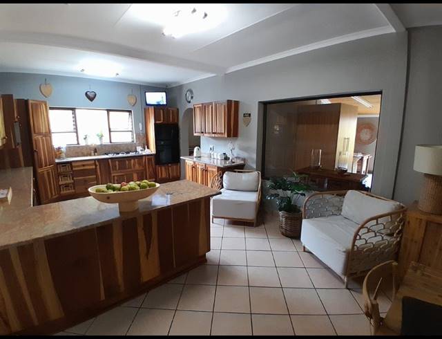 870M² BED & BREAKFAST FOR SALE IN SAFARI GARDENS
